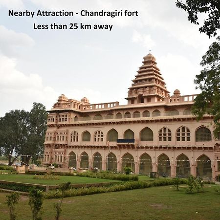 Spot On 64778 Msr Convention Hall Hotel Tirupati Esterno foto